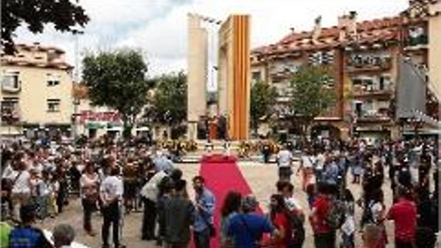 Sant Hilari celebra la Diada amb sardanes i actuació de bastoners