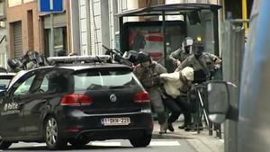Imagen de la detención en directo de Salah Abdeslam en Bruselas.