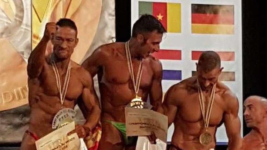 Miguel Pereira, ya subcampeón del Mundo, anoche, en el podio.