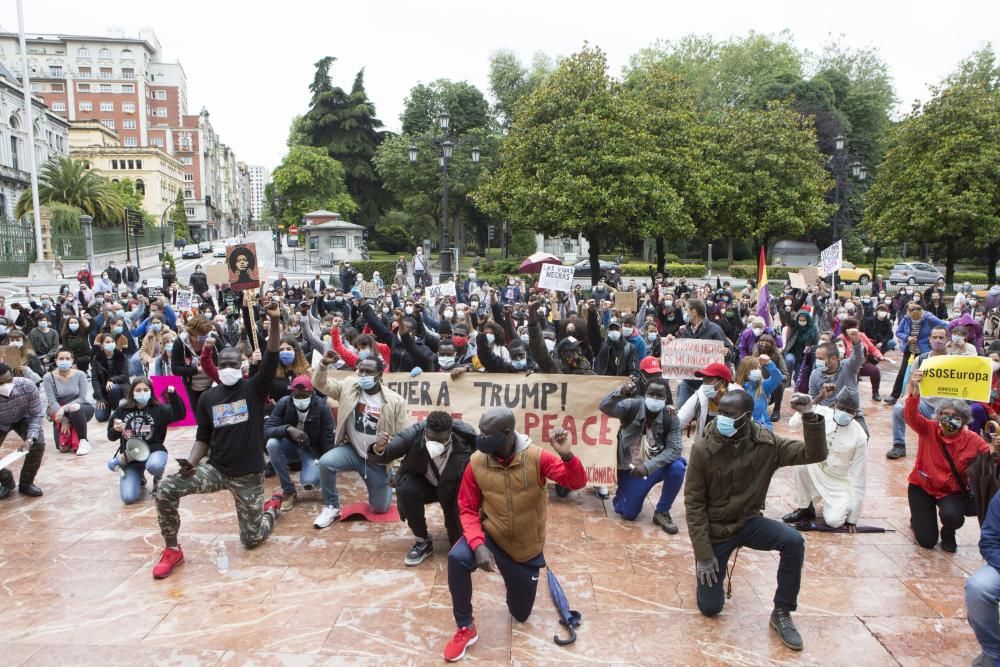 Concentración antirracista en Oviedo