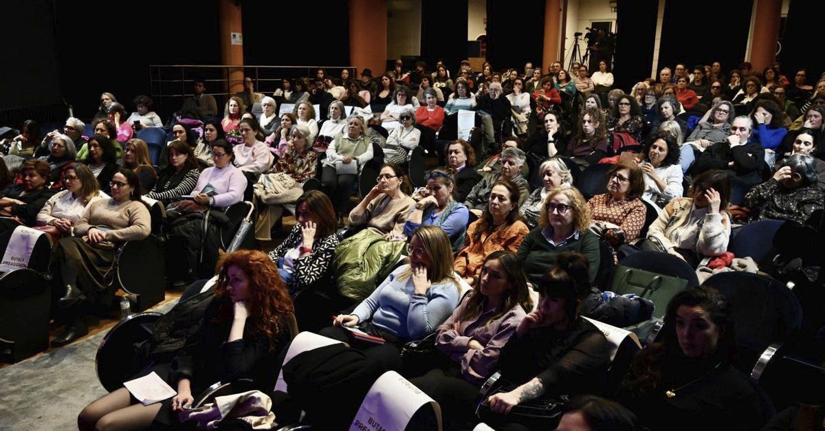 Público en la segunda y última jornada del foro As Mulleres que Opinan son Perigosas.