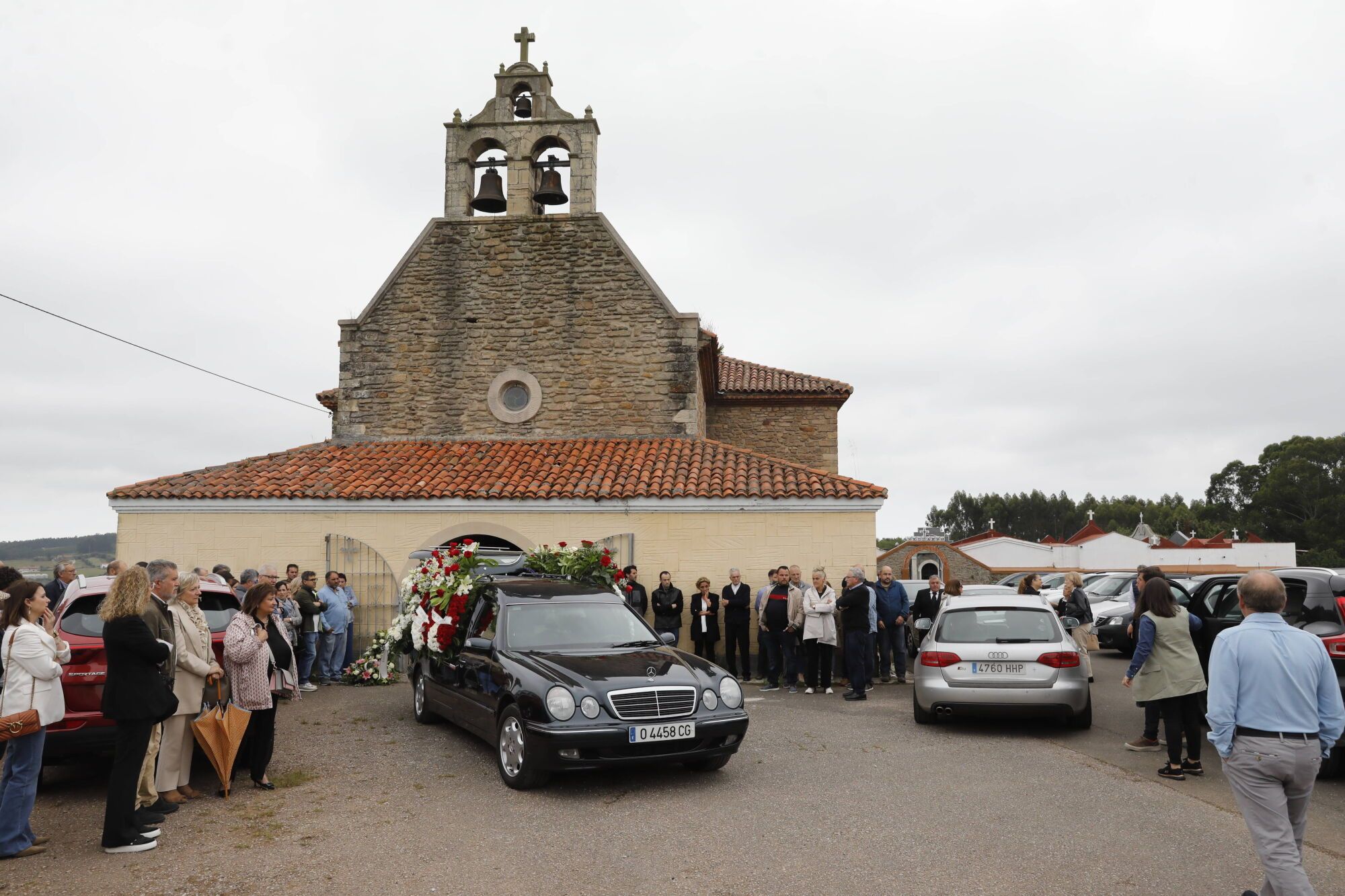 EN IMÁGENES: Funeral en Gozón por Pablo González Artime, uno de los fallecidos en el accidente de la nave ganadera de Coaña