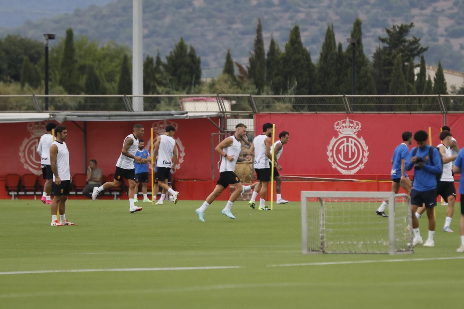 El Mallorca vuelve a entrenar en Son Bibiloni sin caras nuevas
