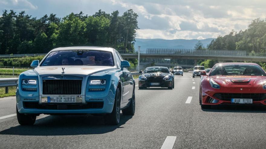 Vehículos como los que participan en la carrera internacional.