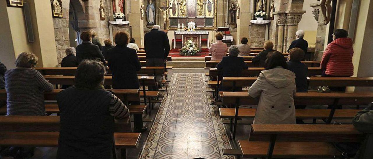 Celebración del Corpus, ayer, en la iglesia de La Magdalena.