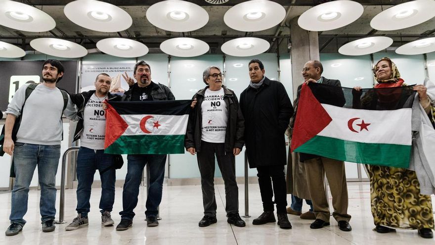 Dos activistas y un periodista españoles denuncian haber sido expulsados del Sáhara: &quot;Dijeron que eran órdenes de Rabat&quot;