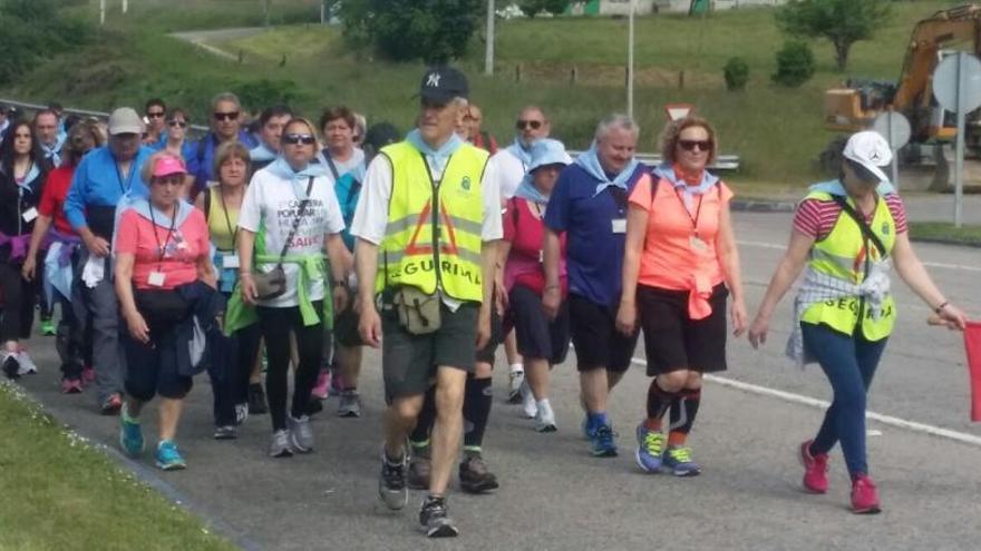 Participantes en la marcha a Covadonga del Centro Asturiano, en una pasada edición