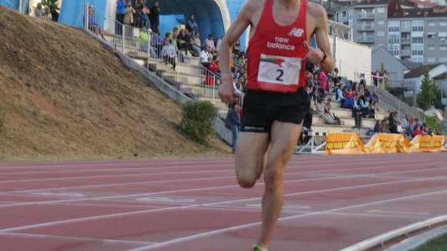 Alejandro Fernández, en el esprint de los 3.000 metros.