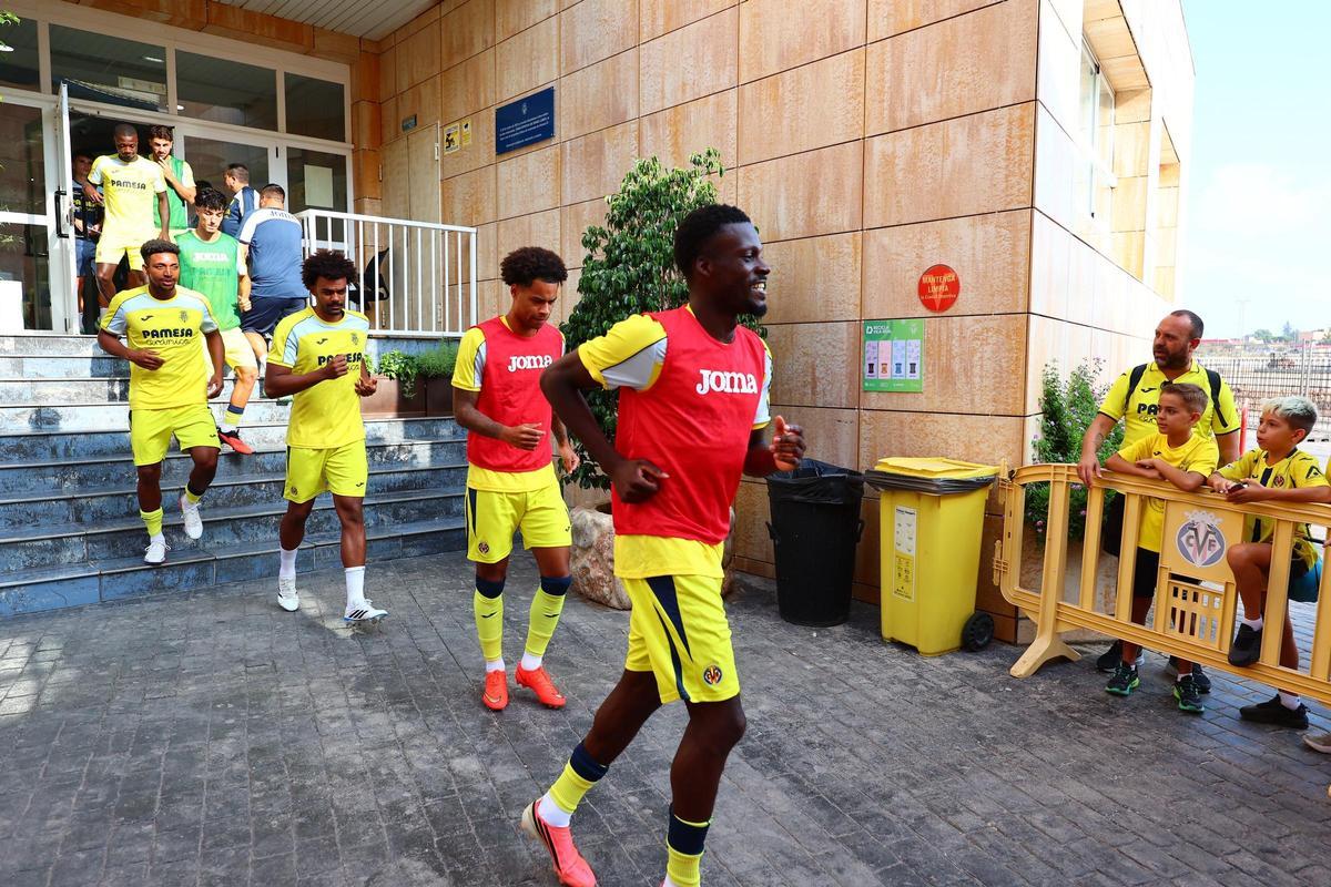 Tani Oluwaseyi, titular en el Villarreal-Levante.