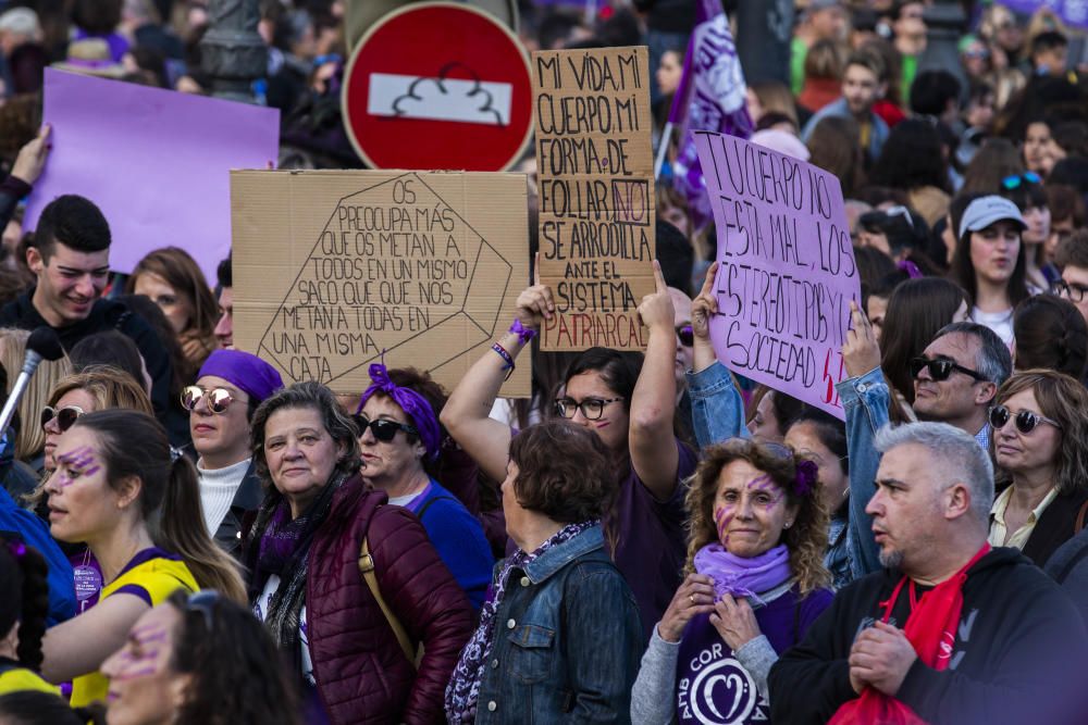 Manifestación del Día de la Mujer en las calles de València