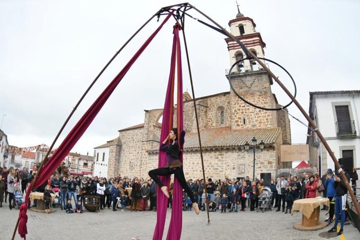 Dos Torres vive la Fiesta de la Candelaria: fuego, cultura y tradición