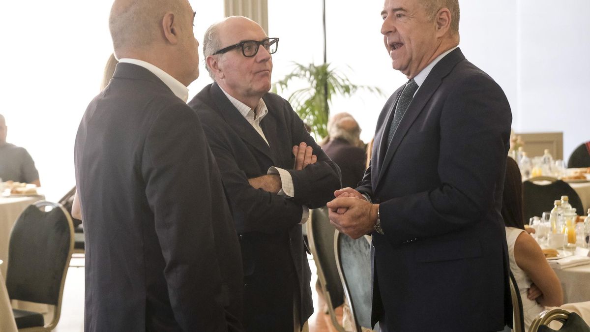 José María Mañaricua, Fernando Canellada y Pedro Ortega.
