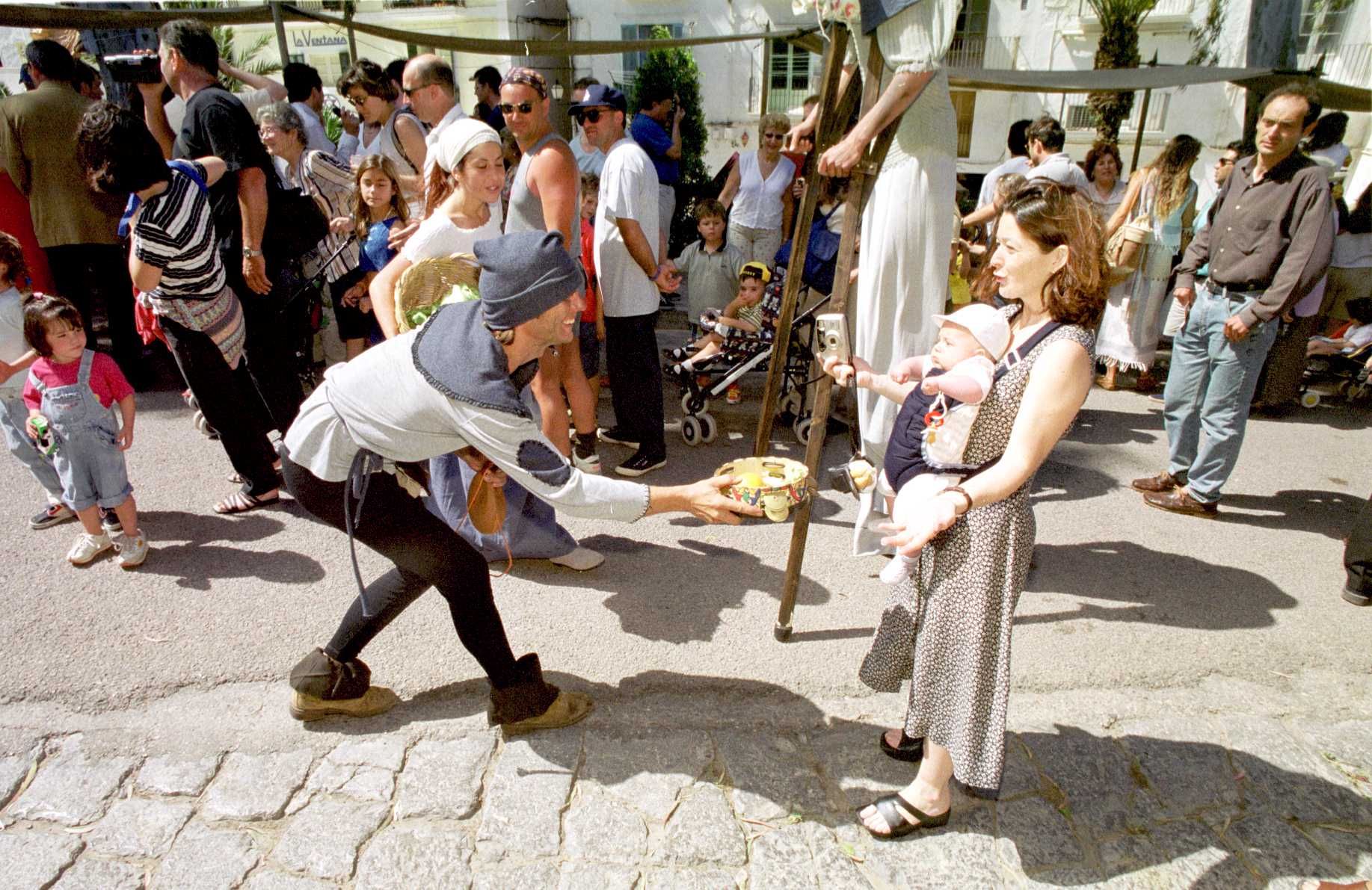 Primera edición en el año 2000 de la Feria Medieval de Ibiza.