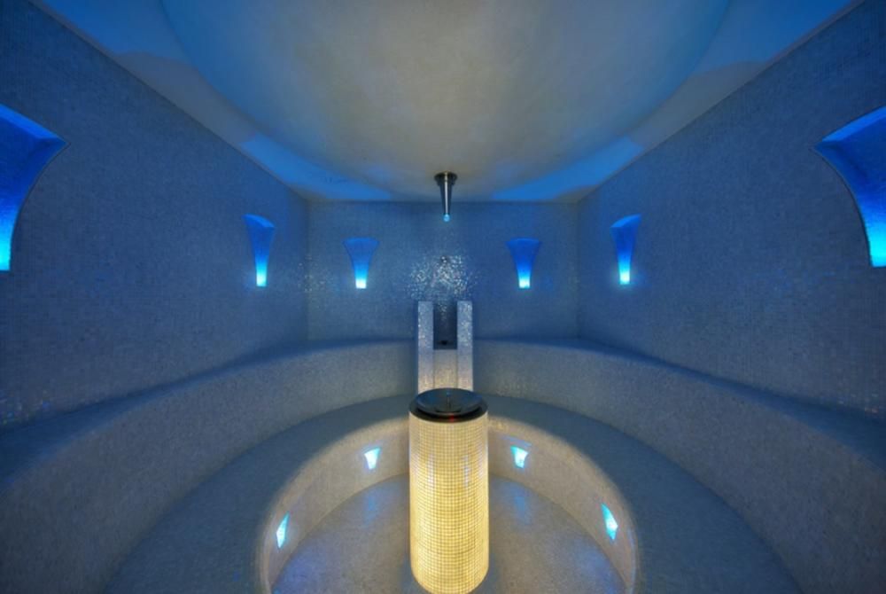 El hamman, dotado de cromoterapia