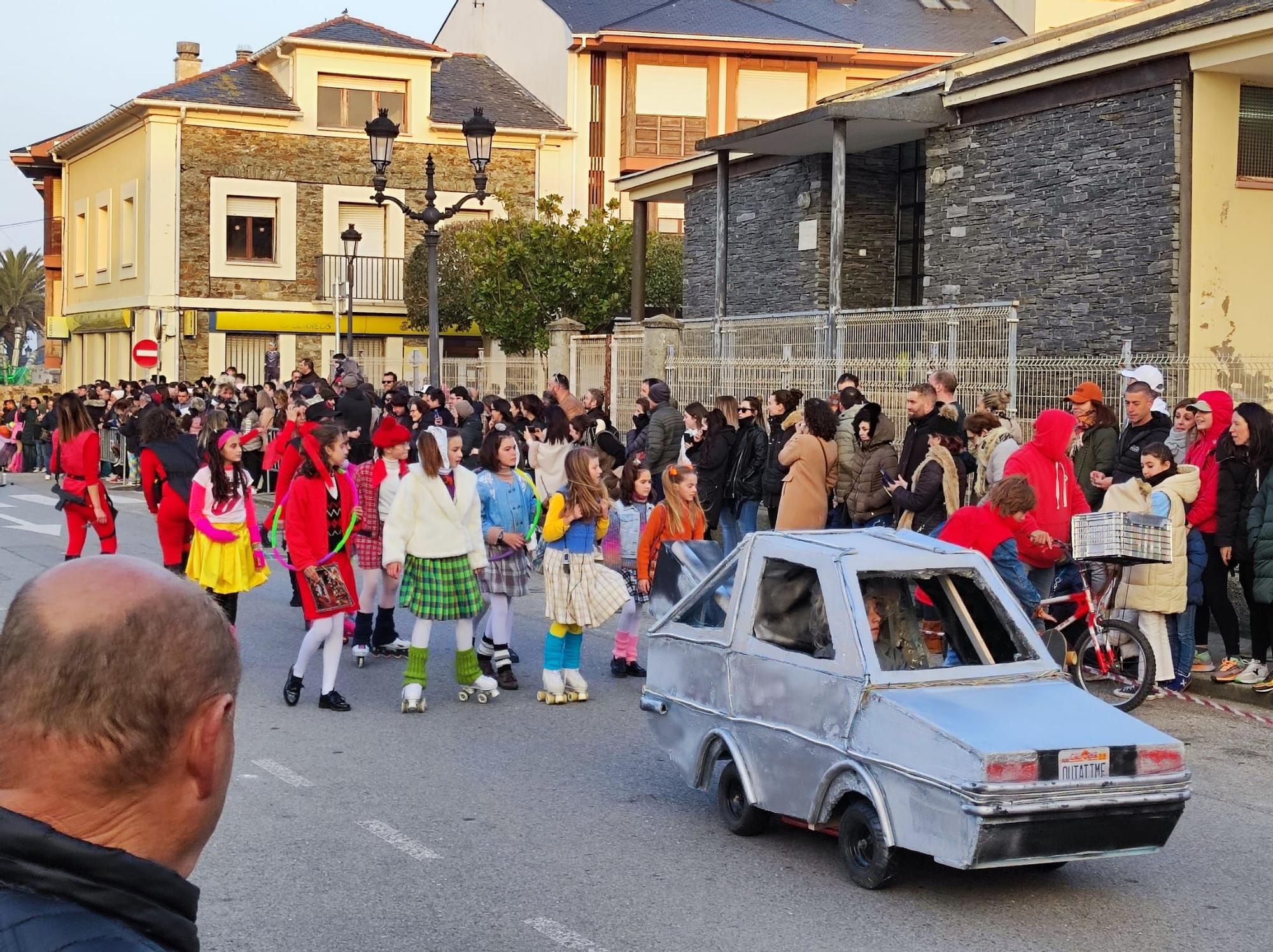 Un Carnaval muy vistoso y de alto nivel: Así fue este domingo el desfile en Tapia de Casariego