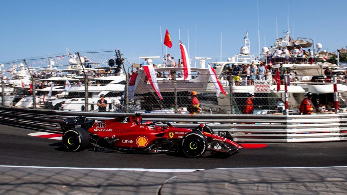 Leclerc, al volante del Ferrari en los terceros ensayos libres del GP de Mónaco