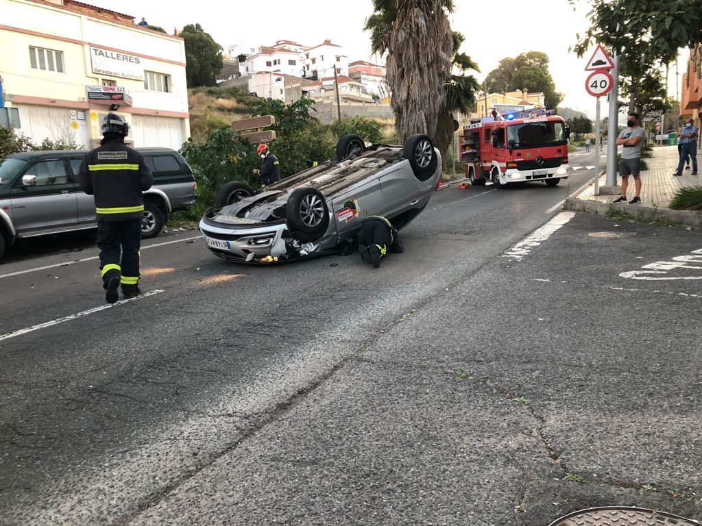 Vuelco en el barrio de La Suerte