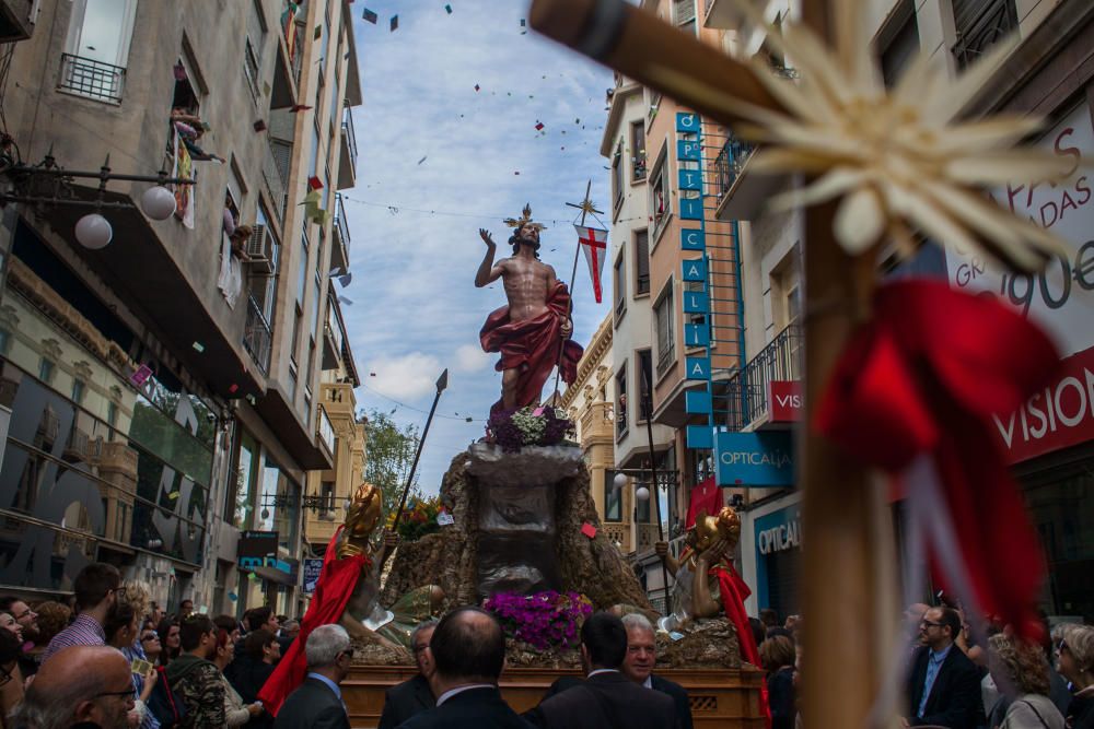 El Cristo Resucitado y de la Virgen de la Asunción inundan la ciudad de alegría y color