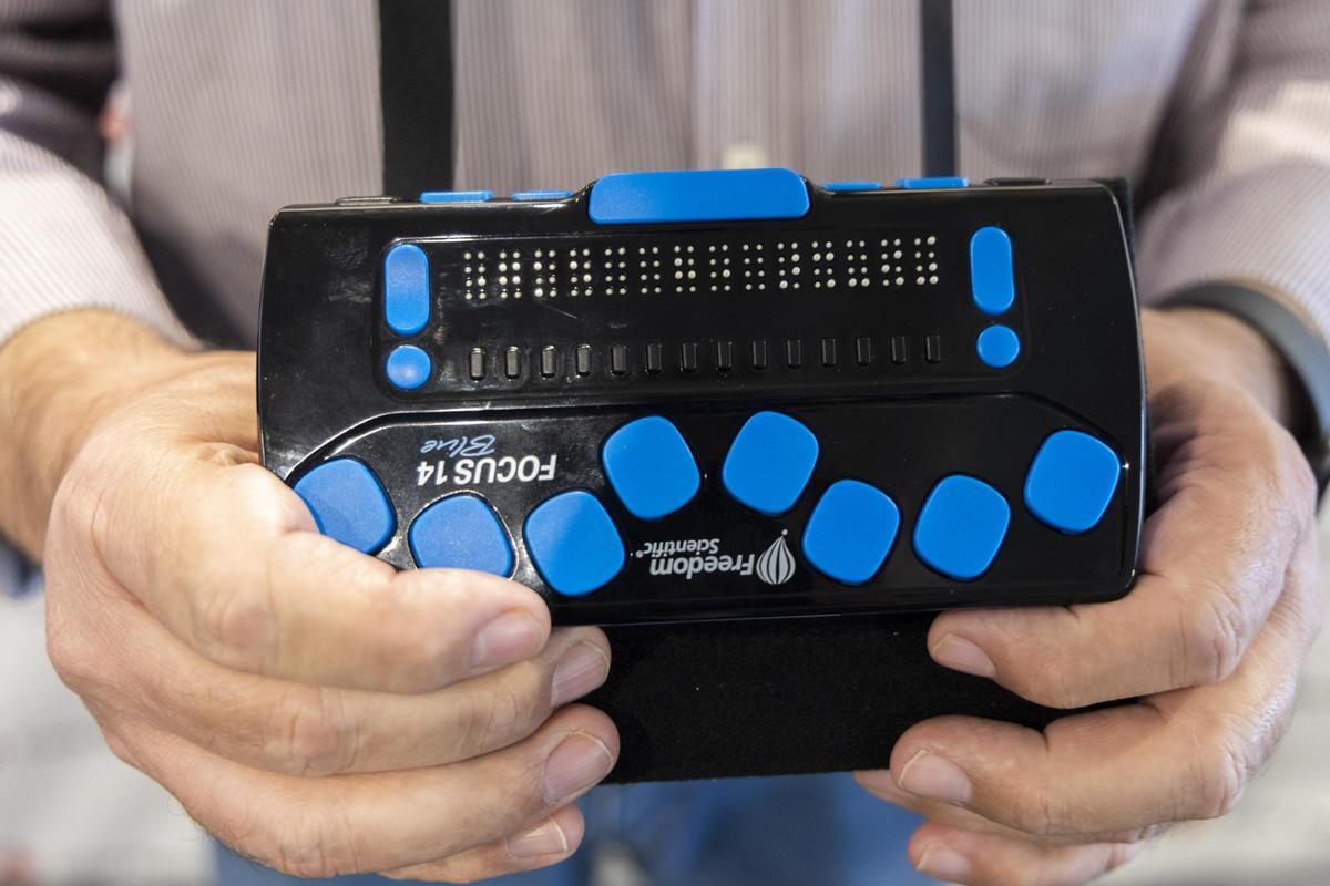 Dispositivos de teleasistencia para personbas mayores o dependientes.