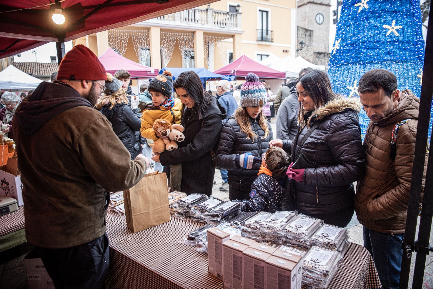 Gironella cuina i reparteix 100 quilos de blat de moro escairat