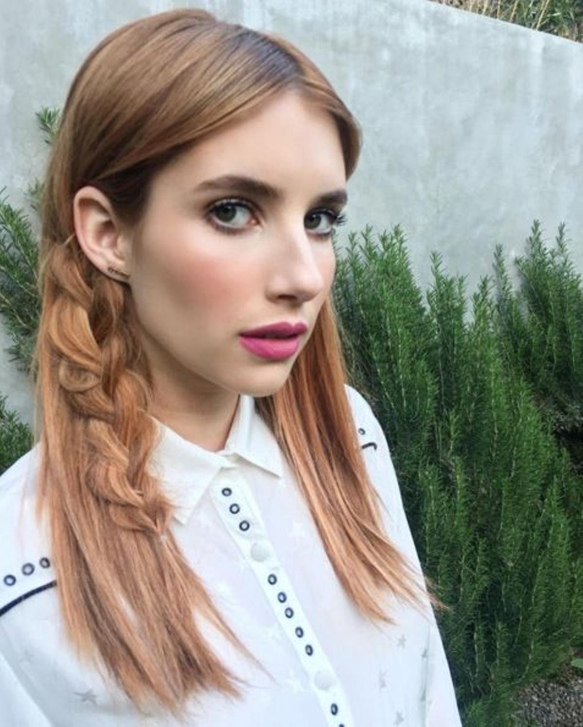 El 'desert rose' con trenza de Emma Roberts