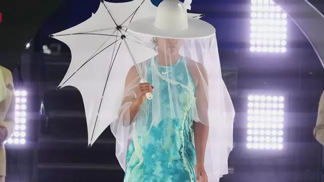 Lección de estilo de Naomi Osaka en el Abierto de Australia