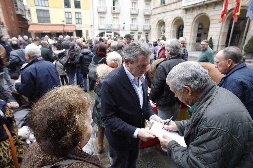 La defensa de la Universidad Laboral como Patrimonio mundial toma la calle