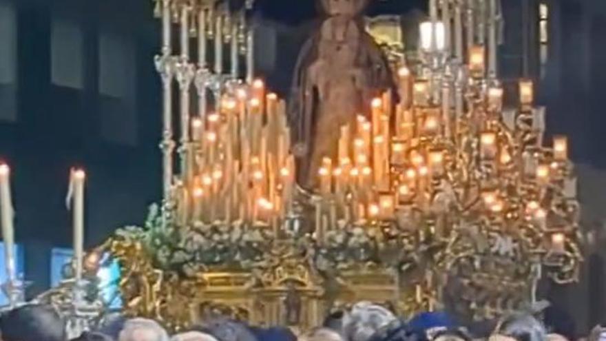 Cae un arbotante de la Virgen de la Concepción.