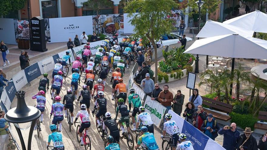 La Guardia Civil identifica a un piloto de dron sin autorización en la Challenge Ciclista Mallorca