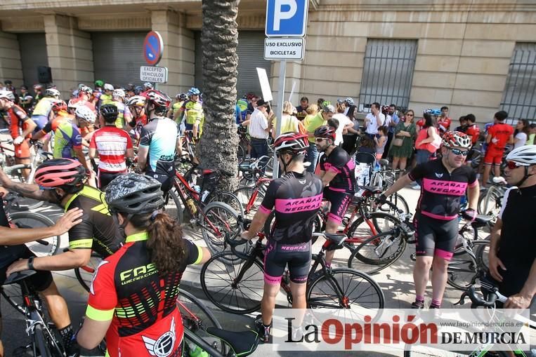 Concentración por la seguridad de los ciclistas