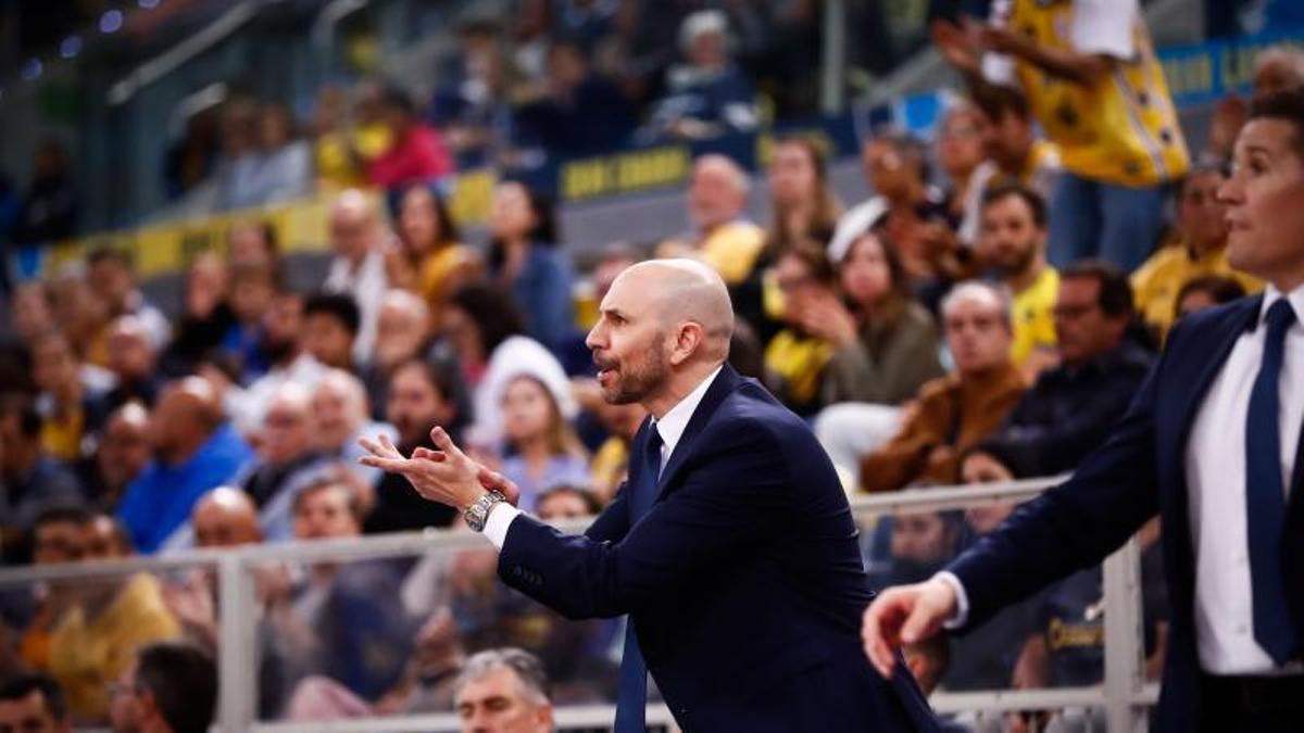 Albert Oliver durante su etapa como asistente del CB Gran Canaria.