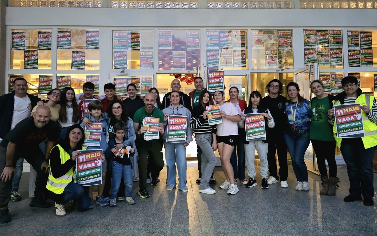 Foto de grupo de los participantes en el encierro en el IES Didín Puig.