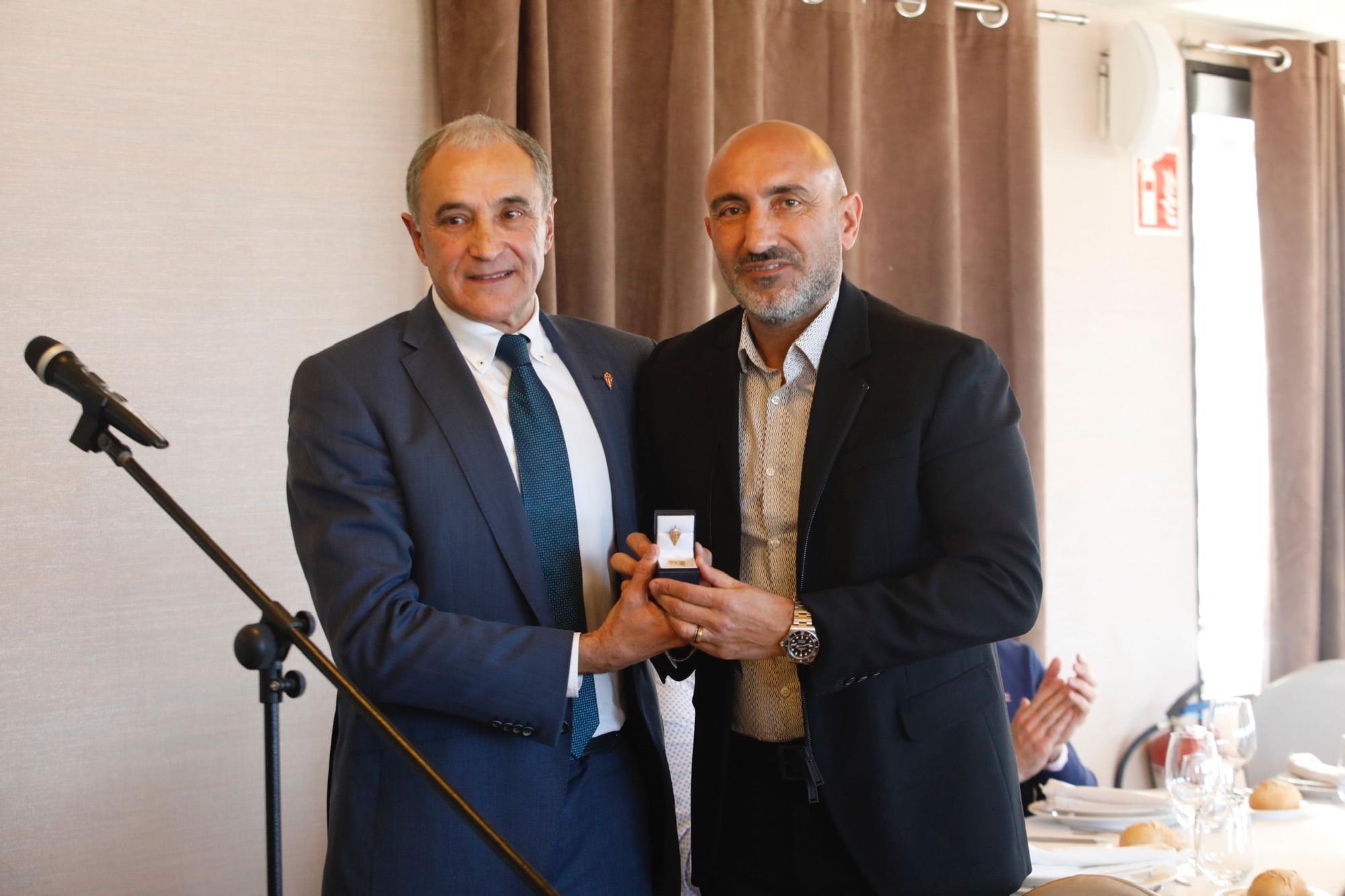 EN IMÁGENES: Abelardo recibe la insignia de oro de los veteranos del Sporting