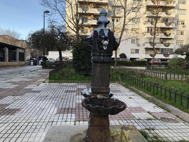 Fotogalería | La calle Salamanca, de Pinturas Mayo al Tambo