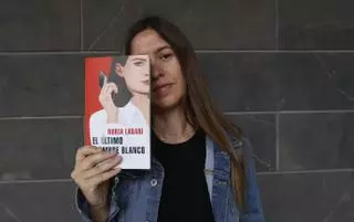 Nuria Labari (autora de 'El último hombre blanco'): «El trabajo hace que aceptemos muchas realidades sin cuestionarlas»