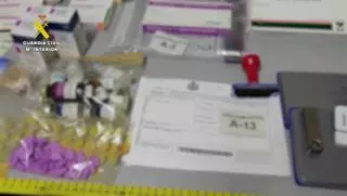 Veintidós detenidos en A Coruña y otras doce provincias por venta ilegal de medicamentos para elaborar 'karcubi', la droga de los pobres