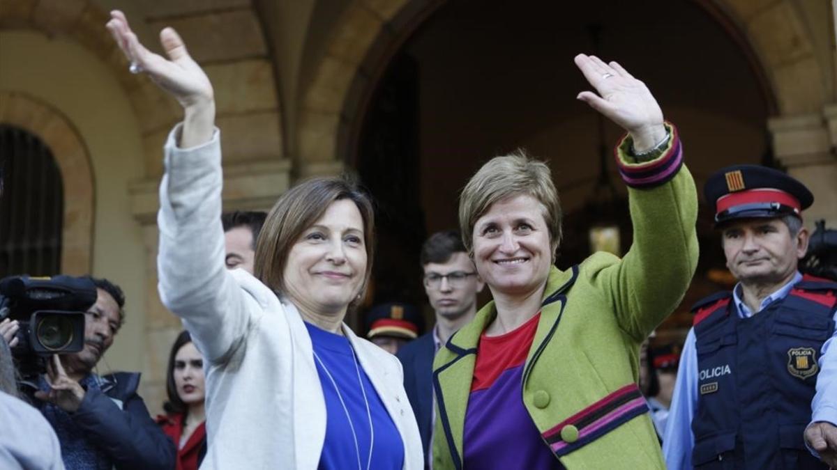 Carme Forcadell y Anna Simó.