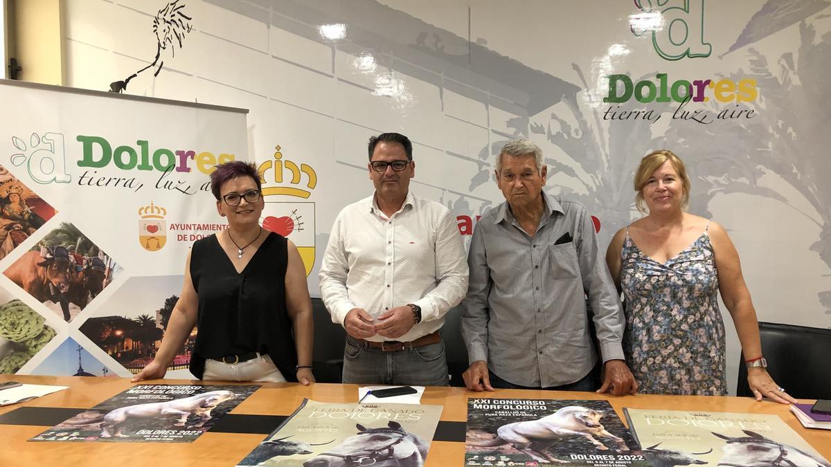 La concejala de Fiestas, el alcalde, el presidente y la secretaria de Fegado presentan una nueva edición de la feria de ganado