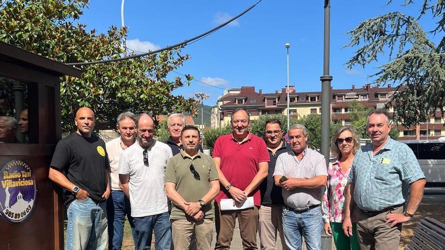 Villaviciosa incorpora el sistema de reservas por radio taxi para mejorar el servicio en el municipio