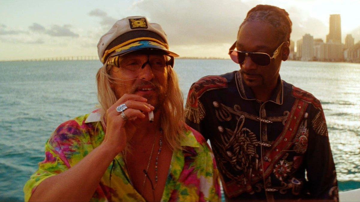 Matthew McConaughey y Snoop Dogg, en un fotograma de 'The beach bum'