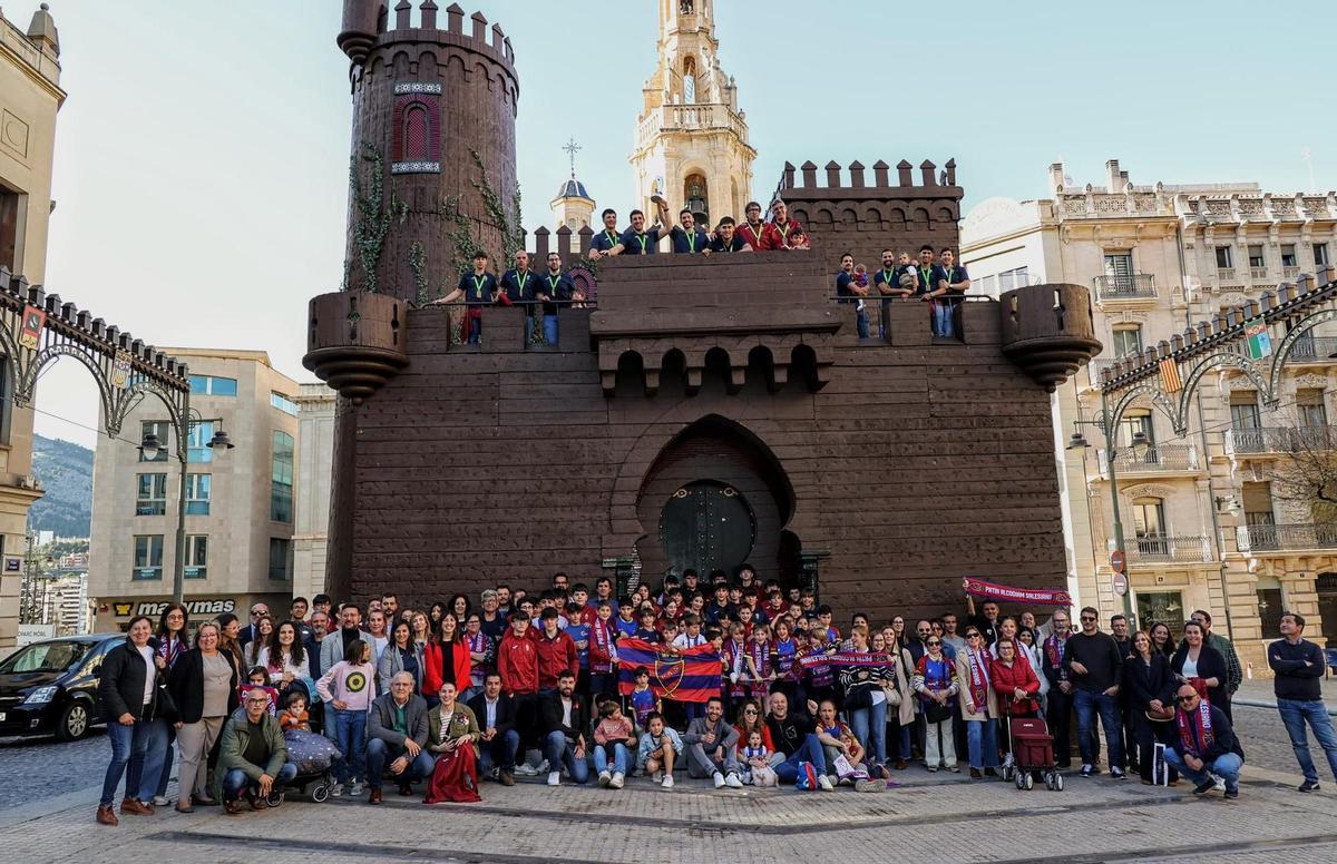 El equipo ofreció el título a toda la ciudad de Alcoi