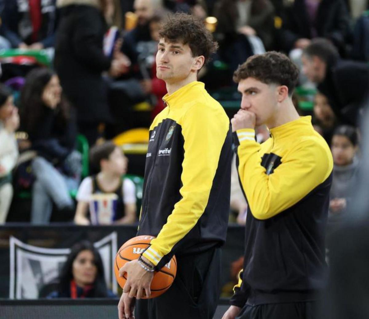 Henri Drell y Rafa Rodríguez, ayer en Bilbao. | AGENCIA LOF