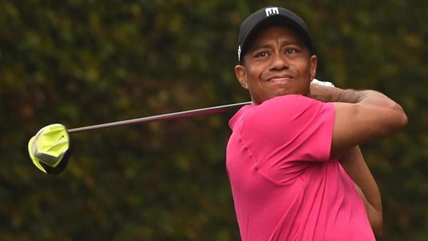 Tiger Woods reaparece tras más de un año de baja