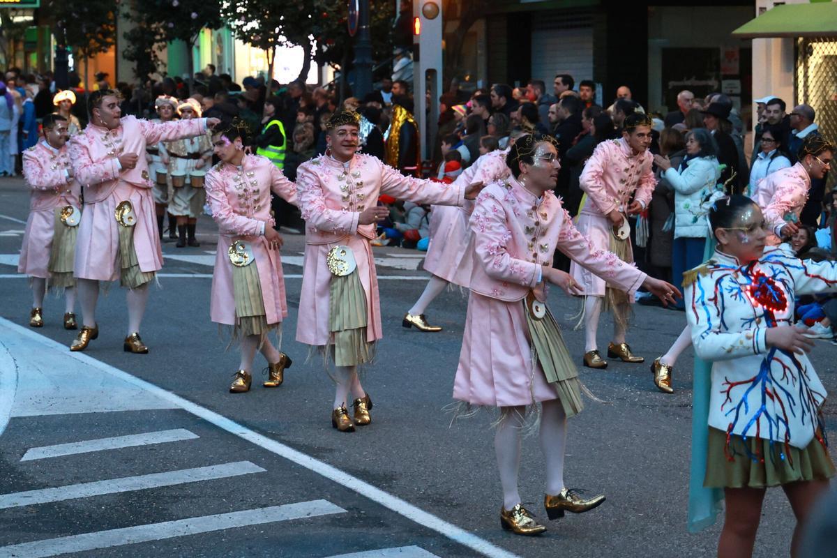 El Entroido vigués más colorido, en imágenes