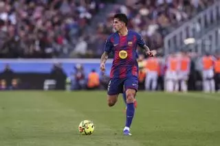 Flick da el OK a la continuidad de Cancelo en el Barça