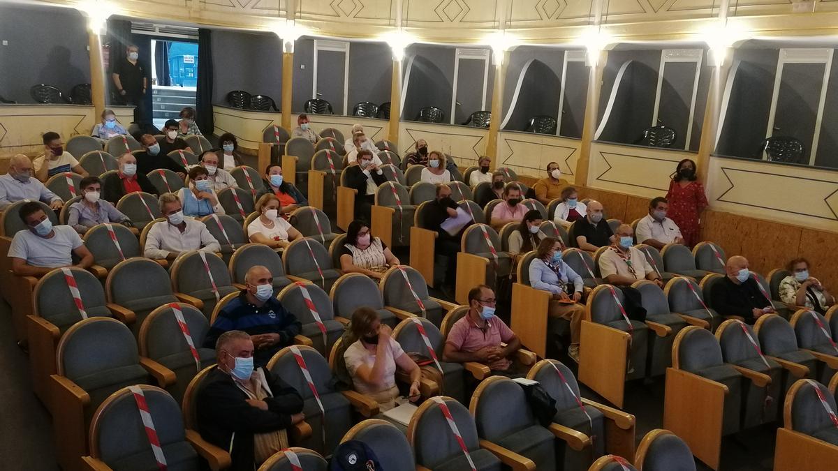 Participantes en la reunión informativa sobre el Plan Estratégico celebrada en el Teatro