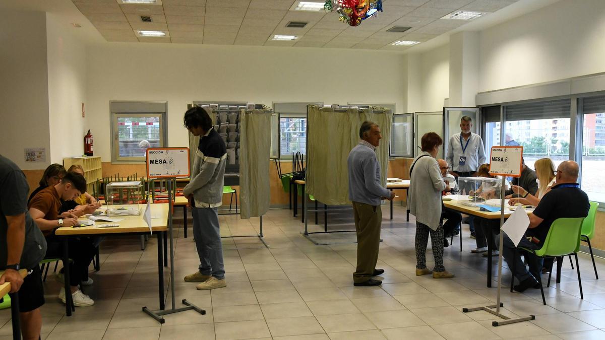 Votantes en la ciudad de Zamora este 9J.
