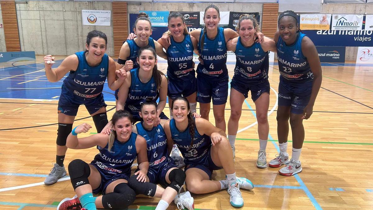 Las jugadoras del Sant Josep celebran su triunfo ante el Castellón