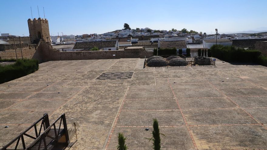 La Comisión de Patrimonio valida el proyecto de recuperación del patio de armas del castillo-alcazaba de Bujalance