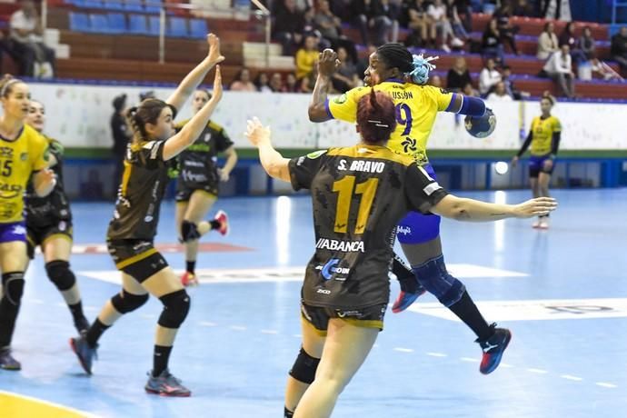 26-02-20 DEPORTES. PABELLON DE LAS REMUDAS. BARRIO DE LAS REMUDAS. TELDE. Partido de balonmano femenino entre el Remudas Rocasa y el Guardés disputado en Pabelloon Antonio Moreno del barrio teldense de Las Remudas.    Fotos: Juan Castro.  | 26/02/2020 | Fotógrafo: Juan Carlos Castro